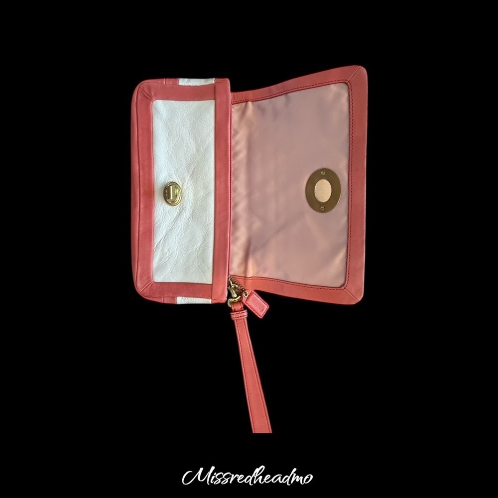 Vintage Coach Wristlet - Picture 3 of 6